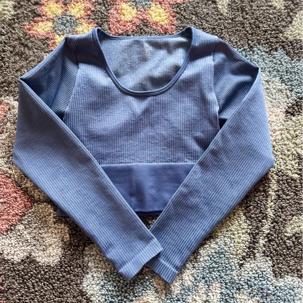 Aerie Offline ribbed long sleeve blue top. Size medium.